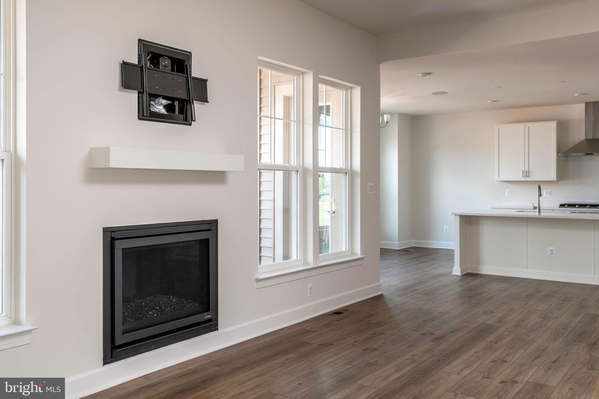 43044 Greeley Sq