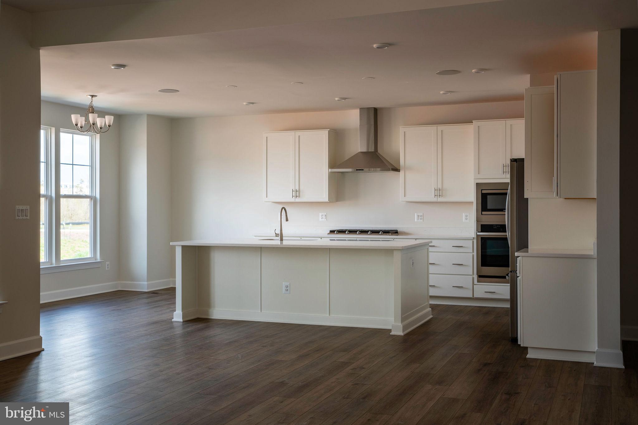 43044 Greeley Sq