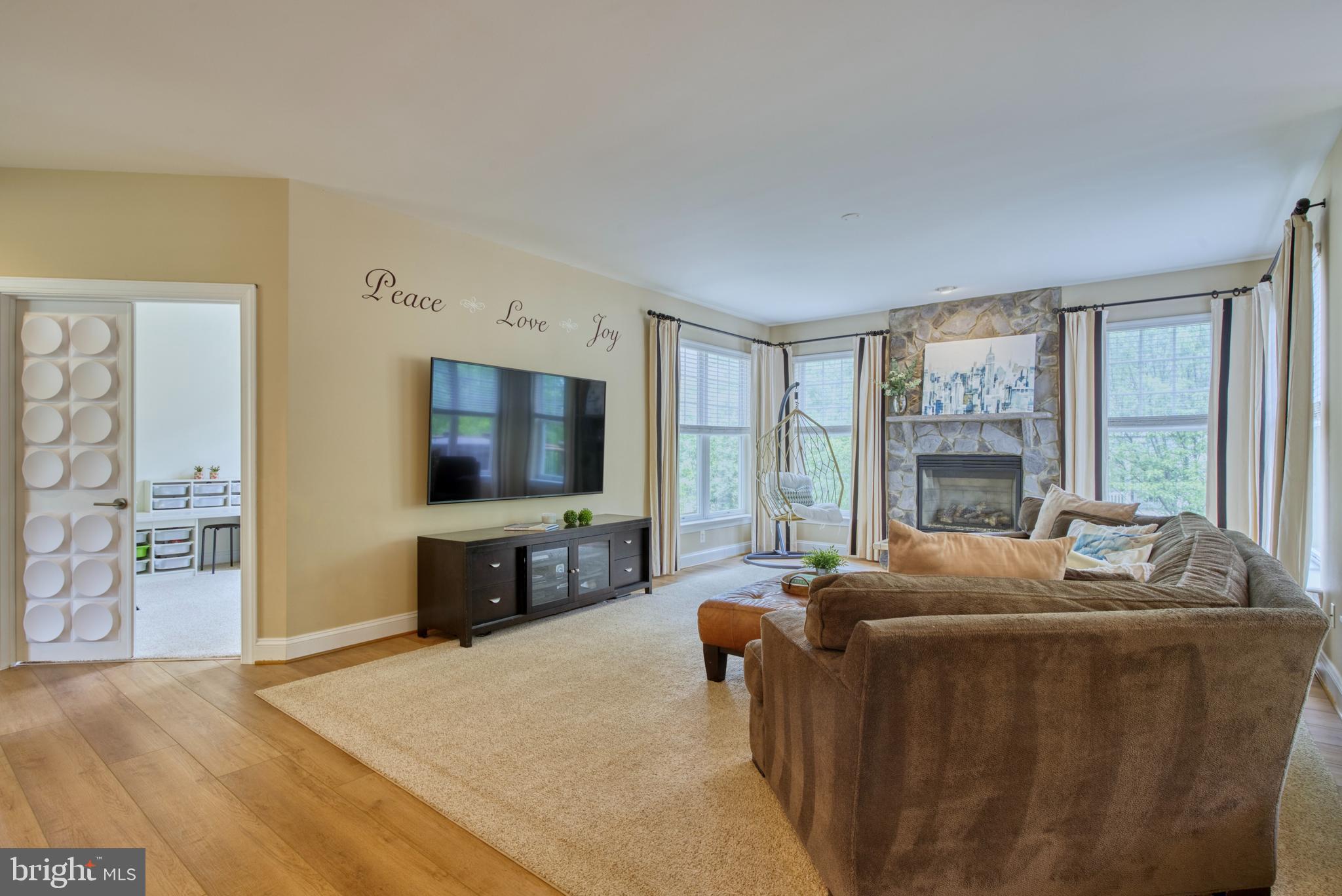 42104 Glacier Bay Ct