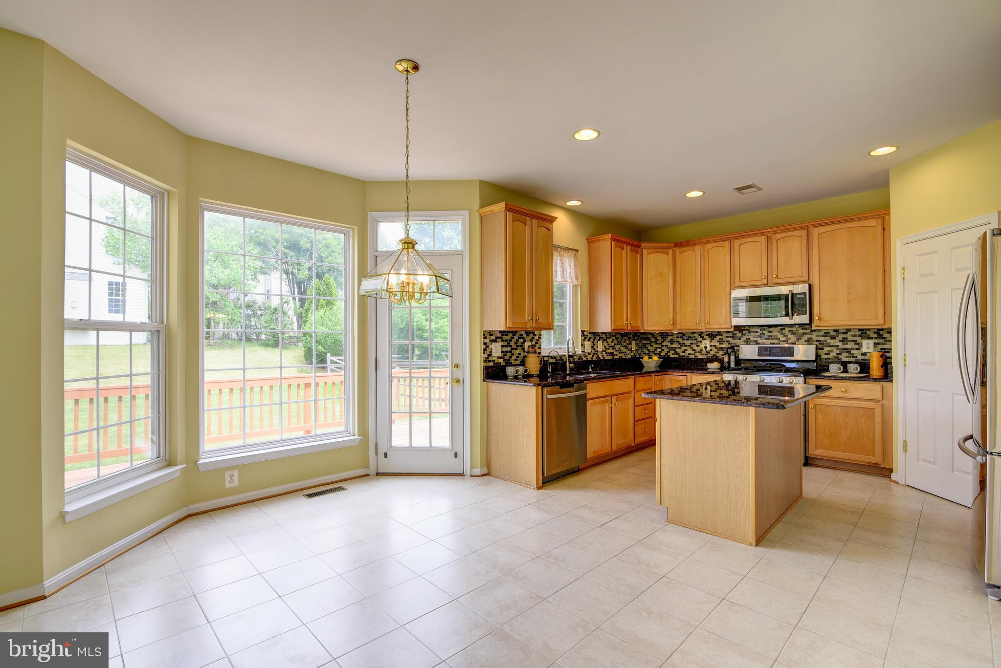 750 Bonnie Ridge Dr NE