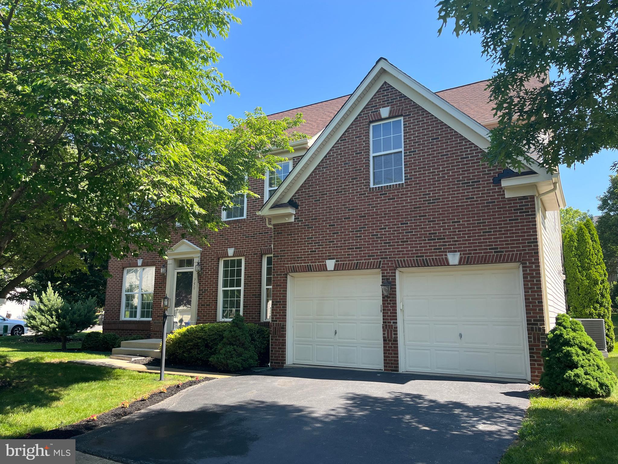 750 Bonnie Ridge Dr NE