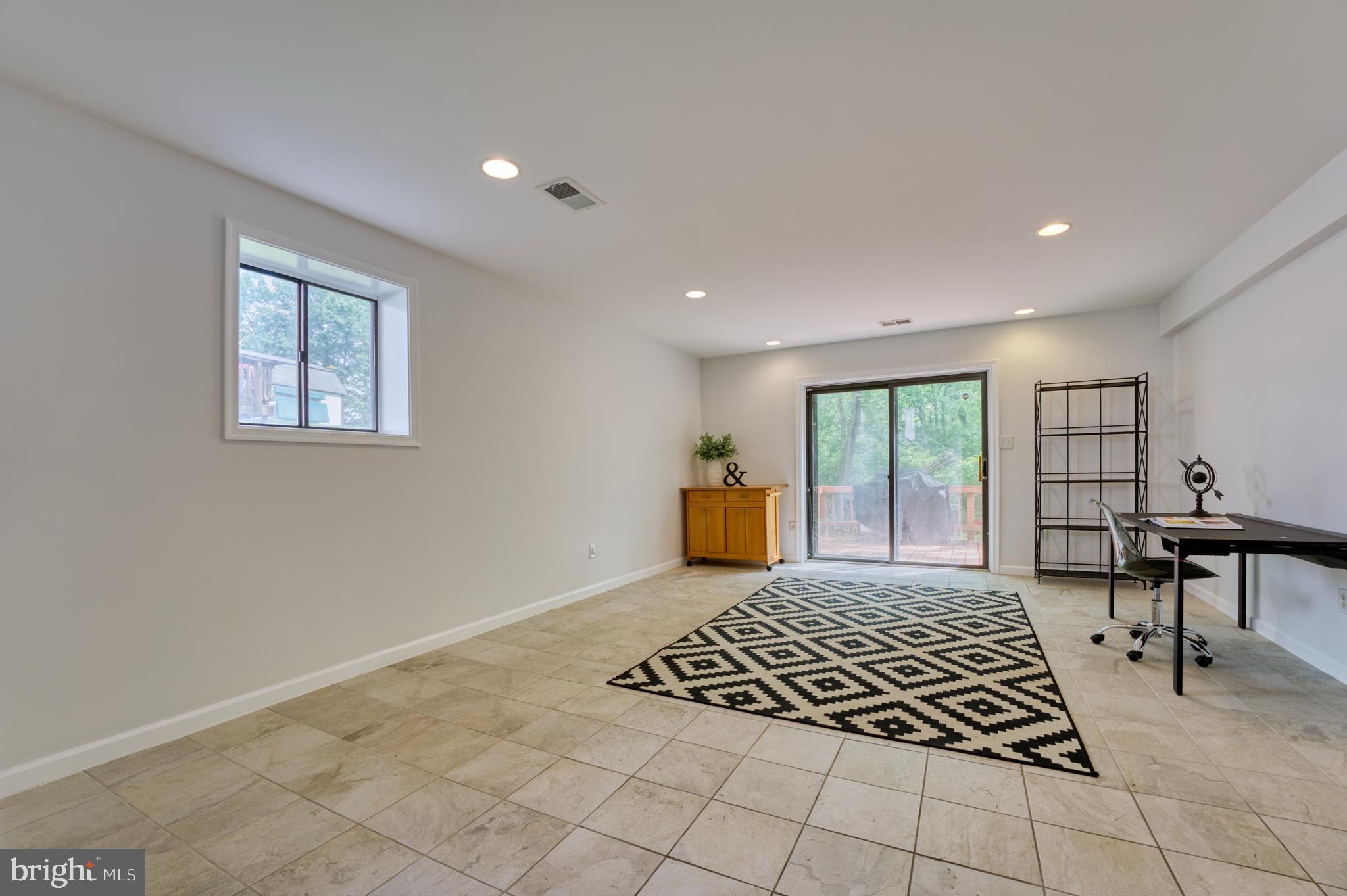 206 Keyes Ct