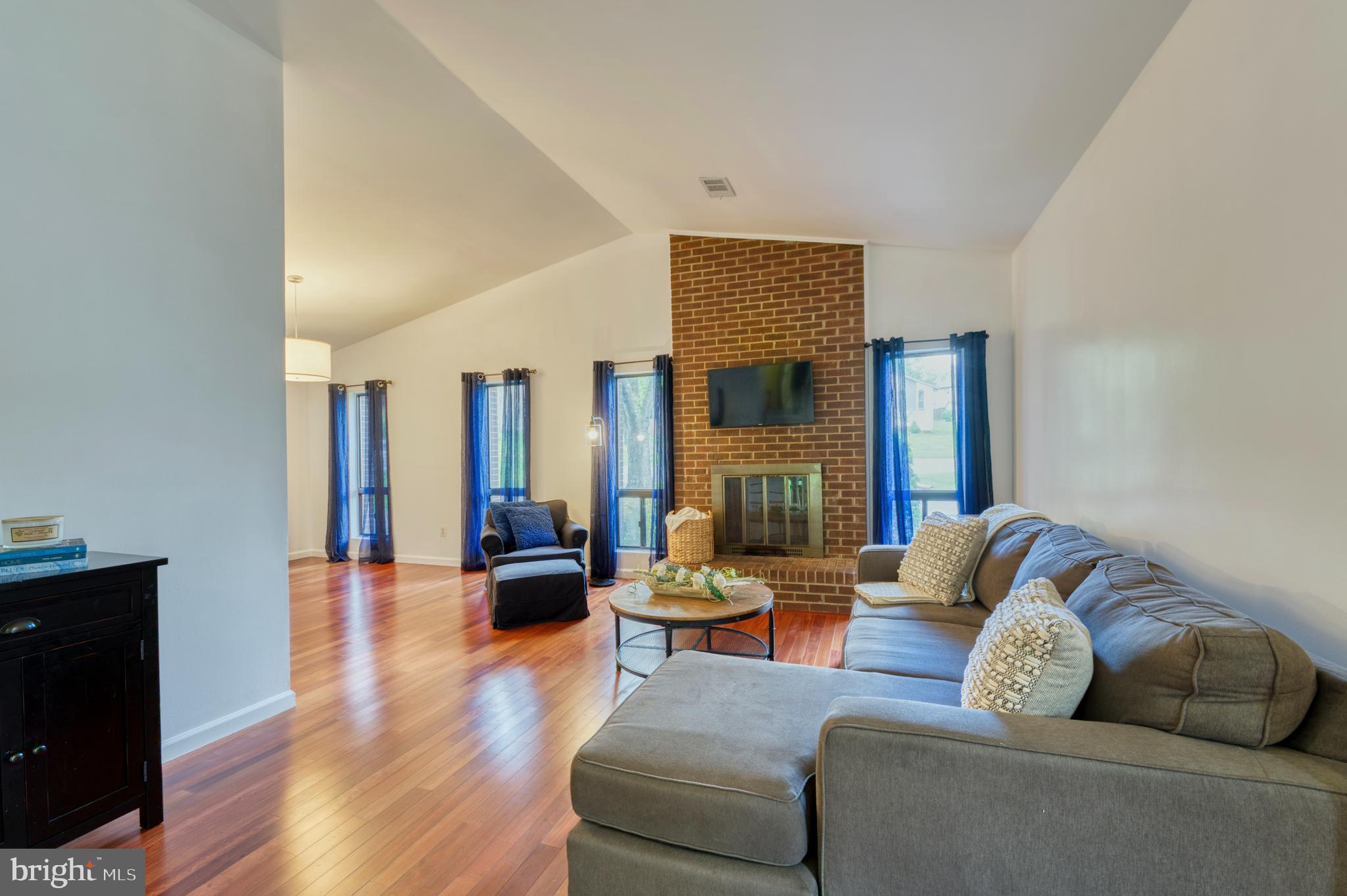 206 Keyes Ct