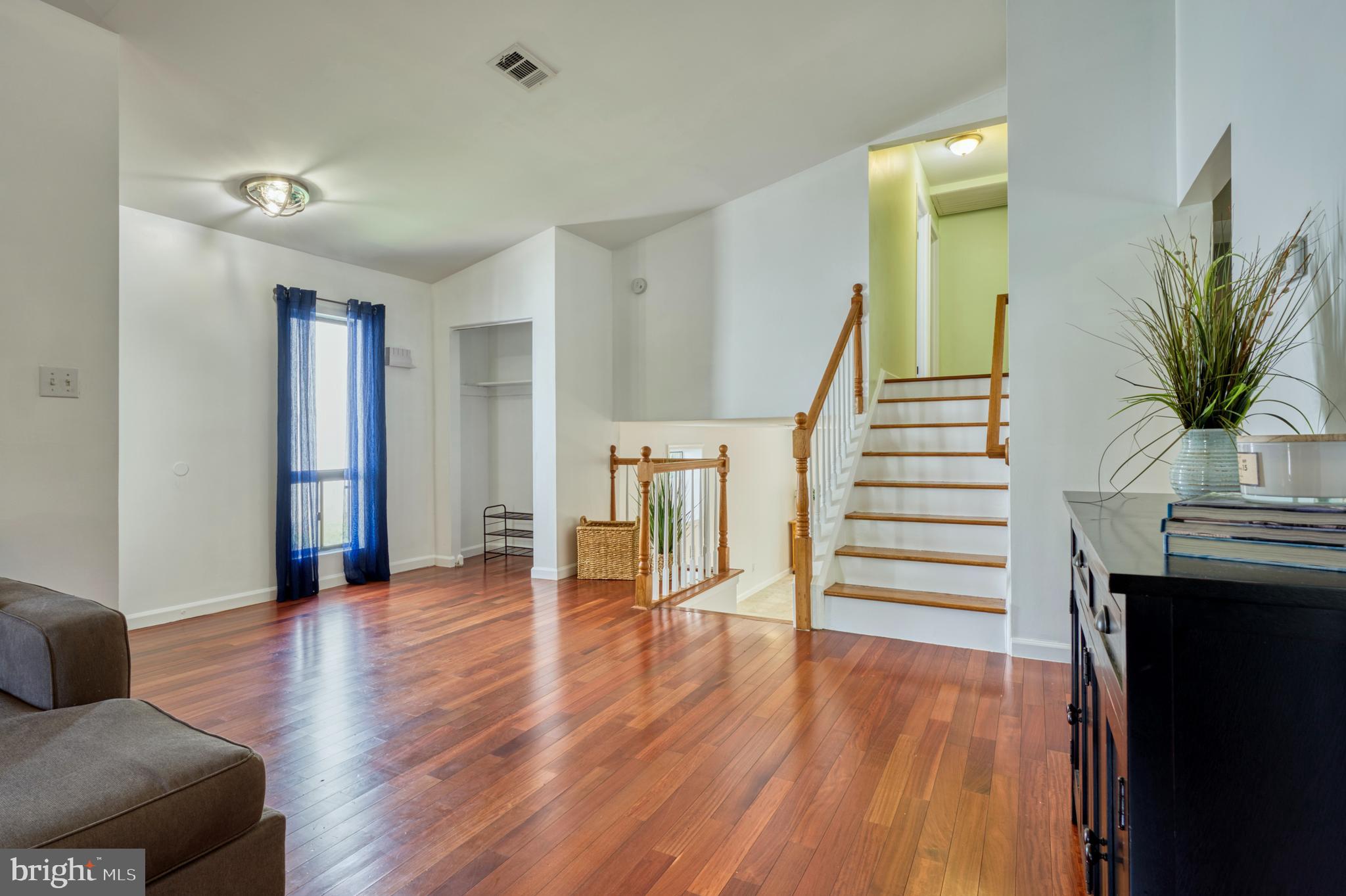 206 Keyes Ct