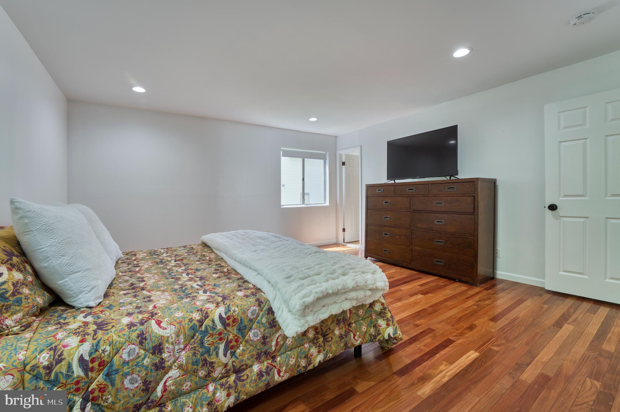 206 Keyes Ct