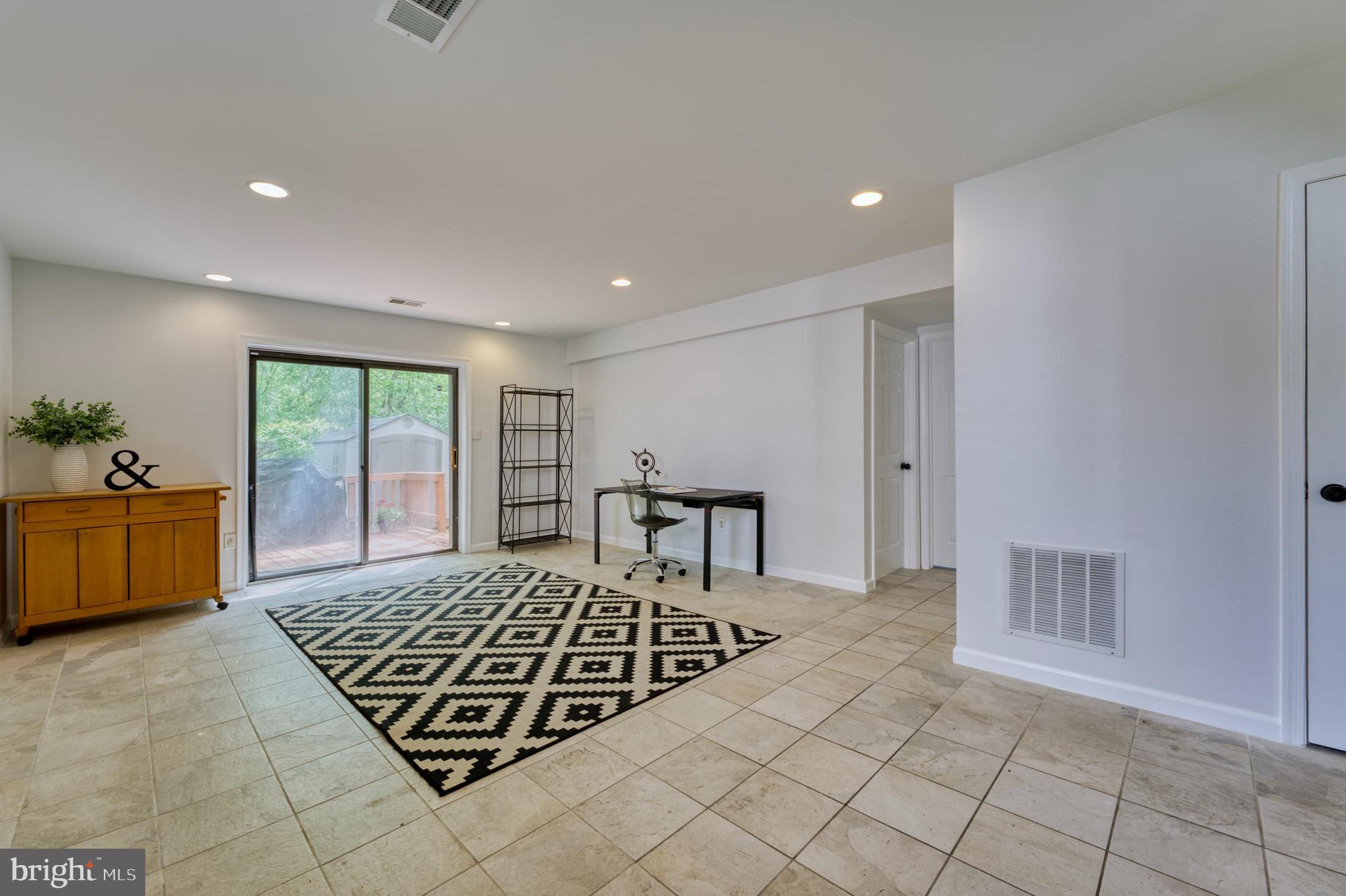 206 Keyes Ct