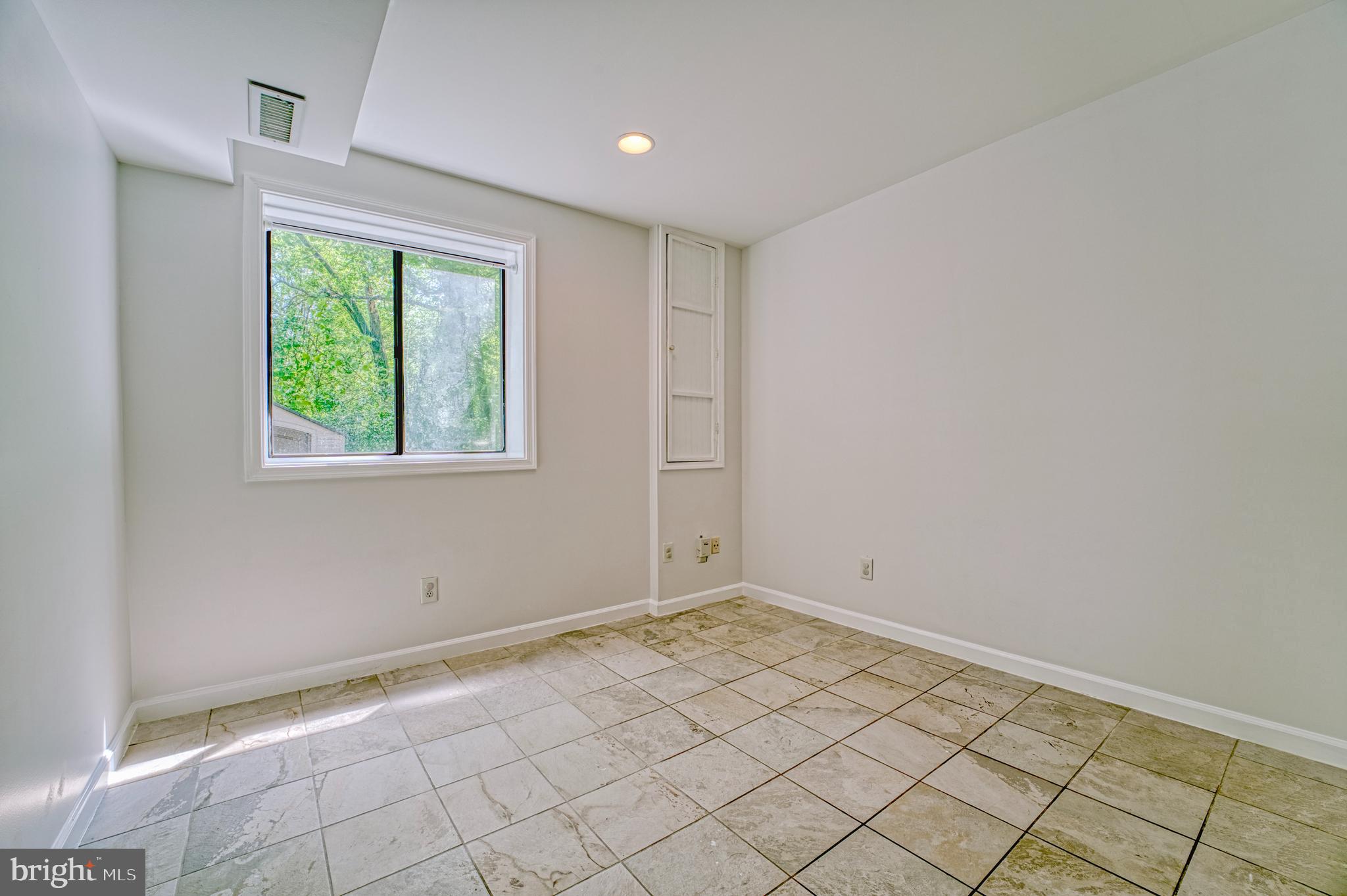 206 Keyes Ct