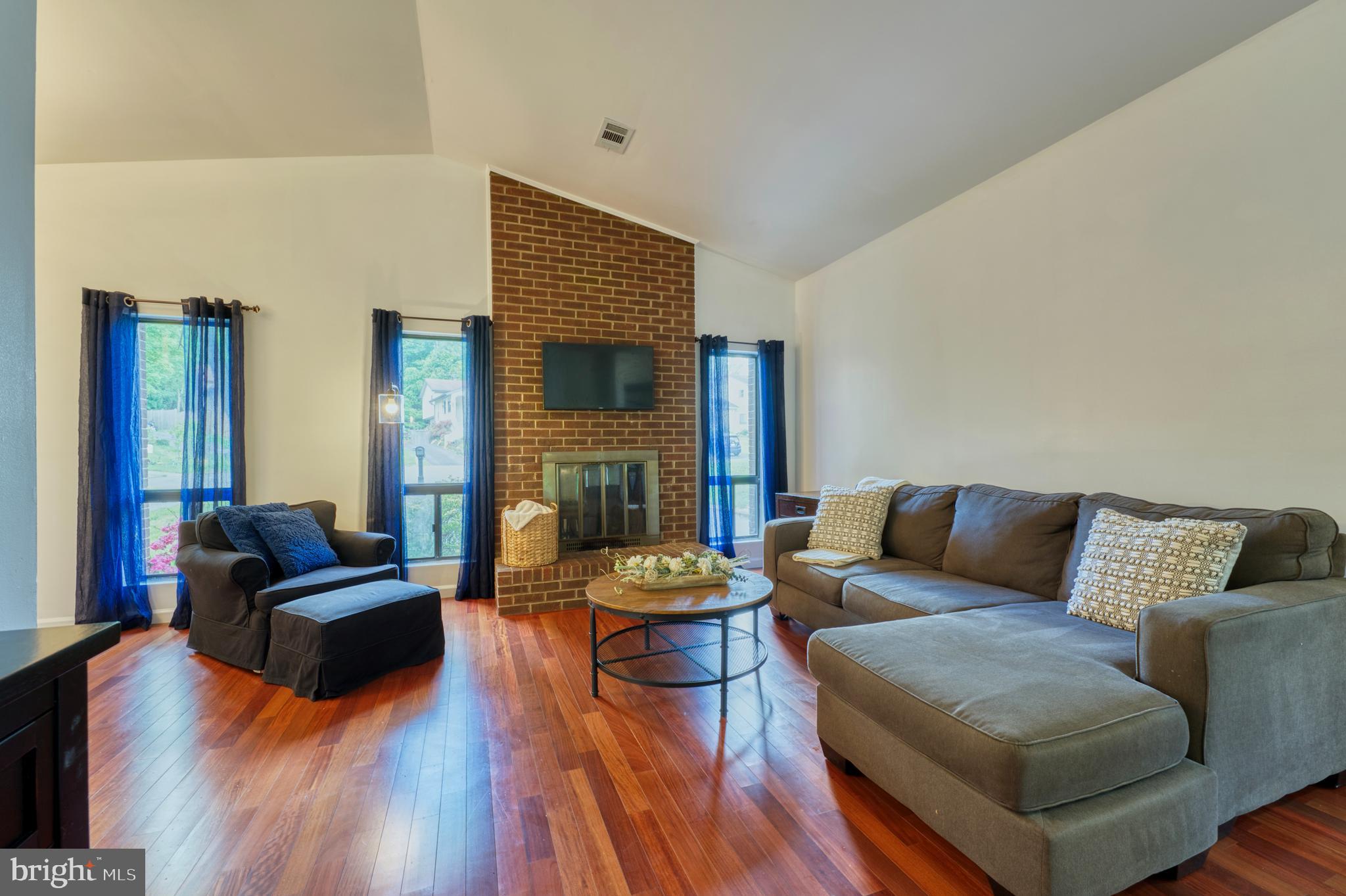 206 Keyes Ct