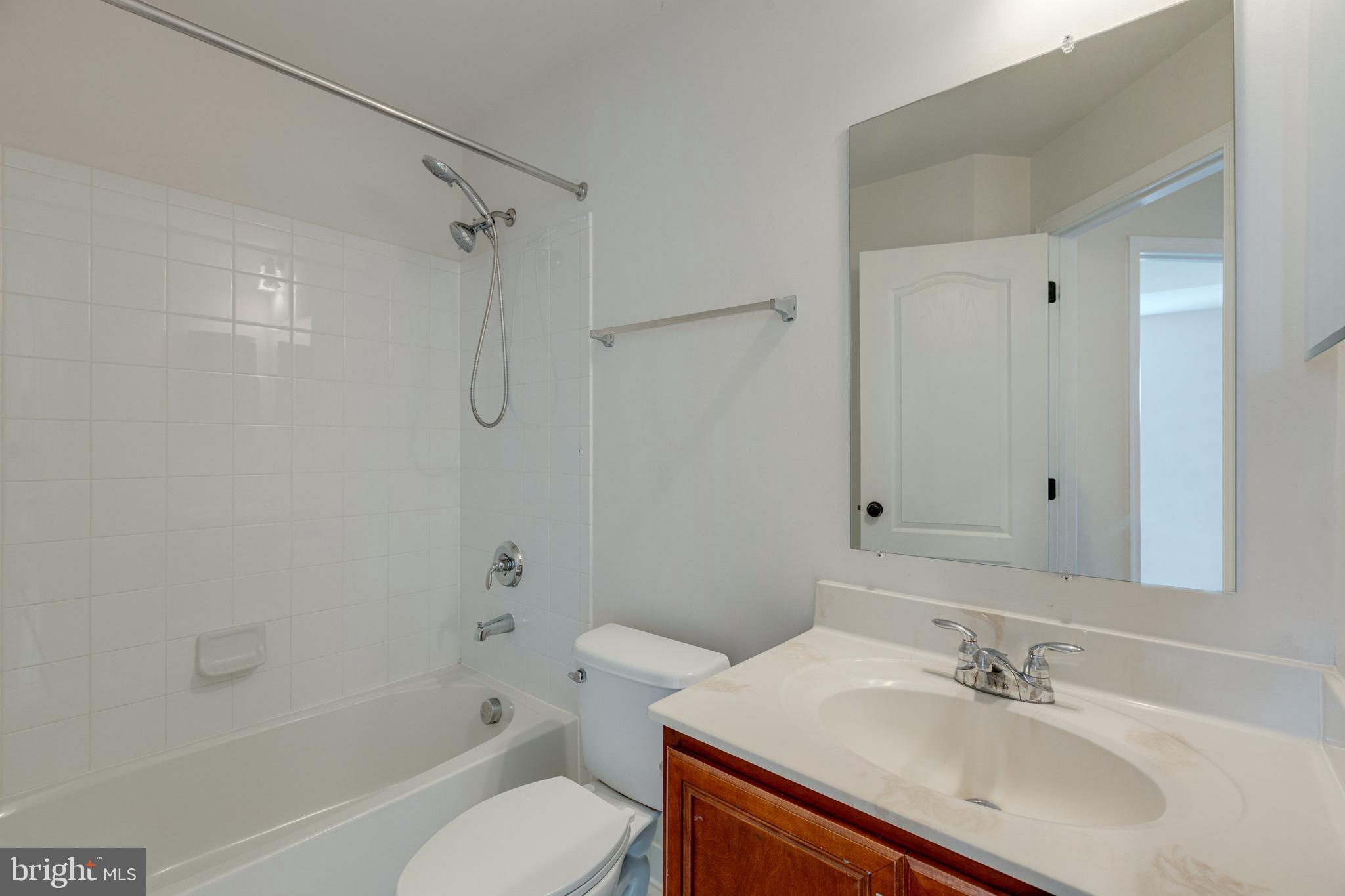 42823 Eggleston Ter