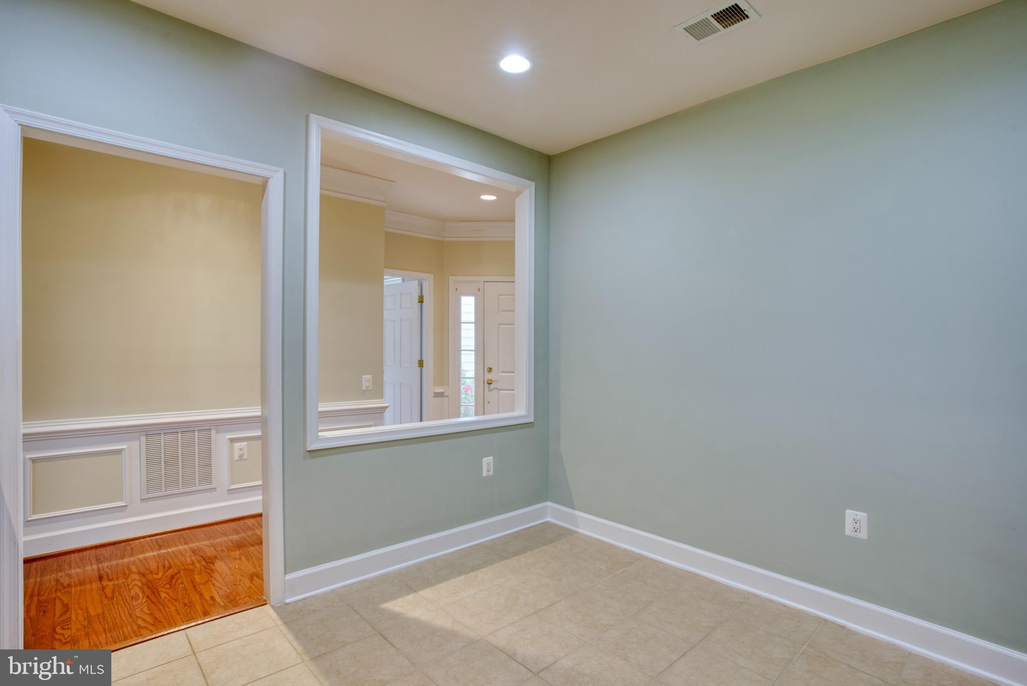 44485 Maltese Falcon Sq