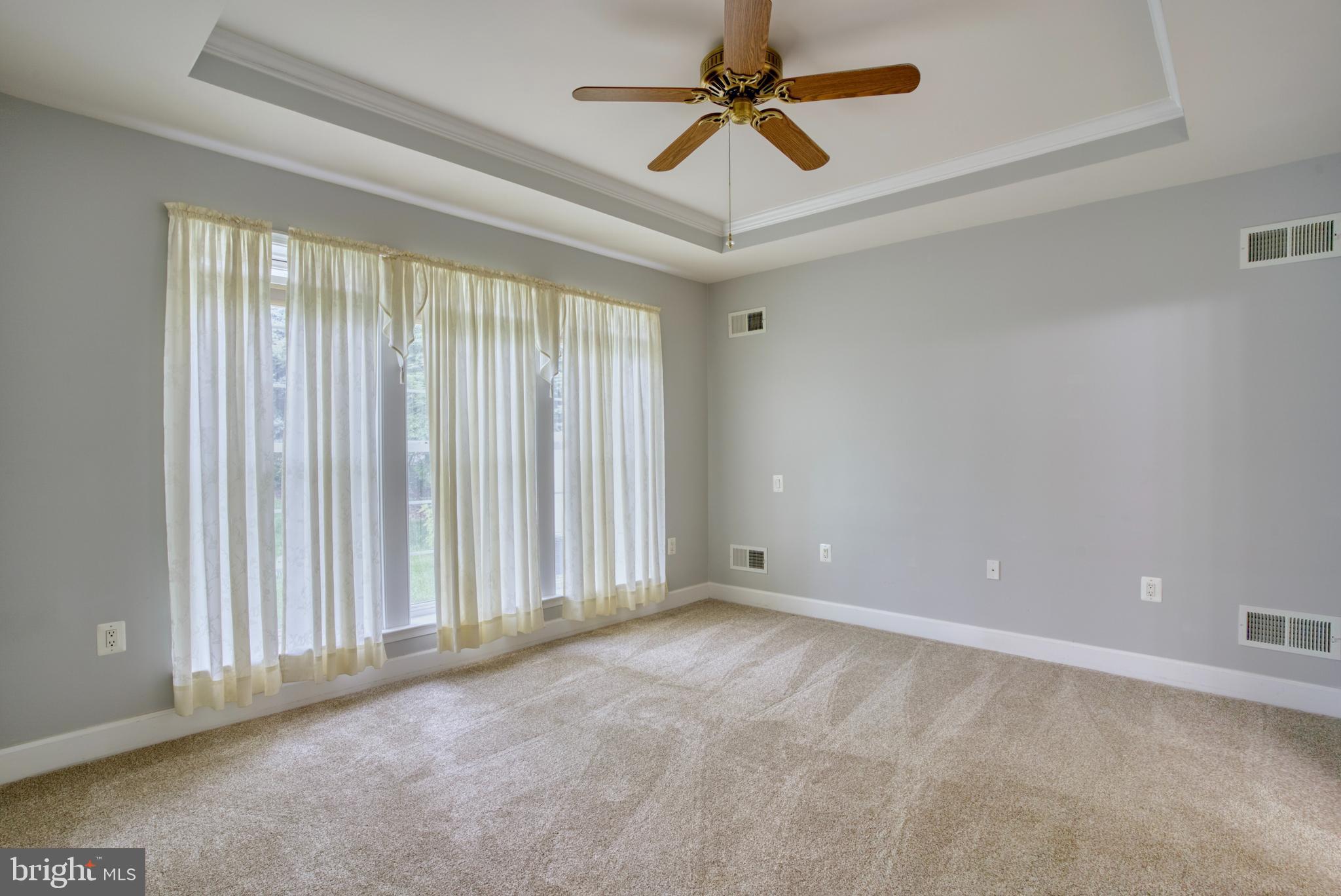 44485 Maltese Falcon Sq