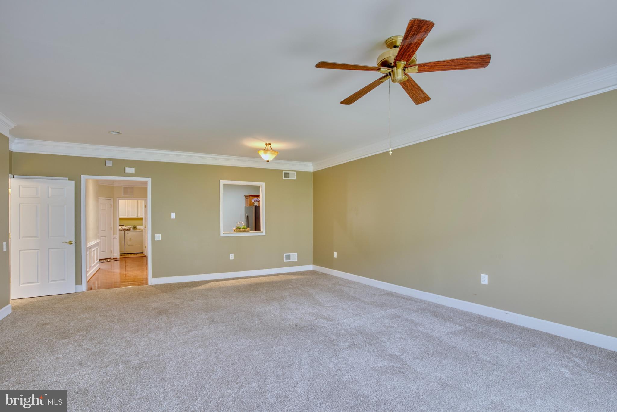 44485 Maltese Falcon Sq