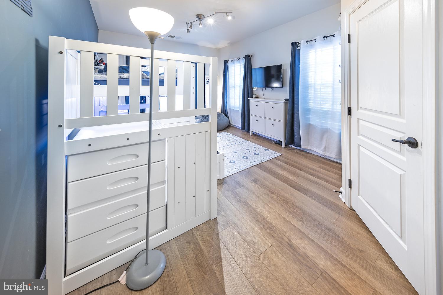 24946 Bannockburn Ter