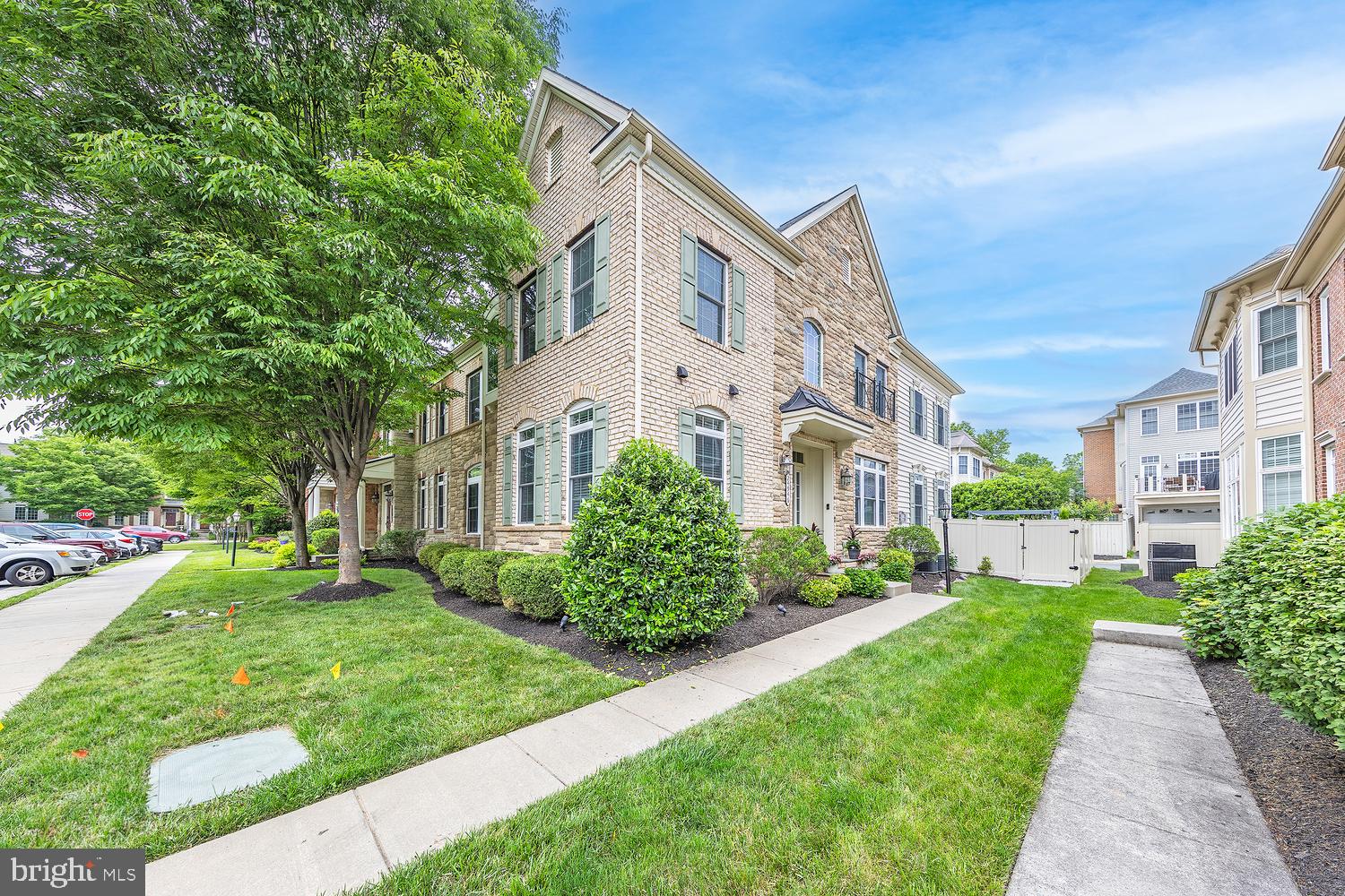 24946 Bannockburn Ter