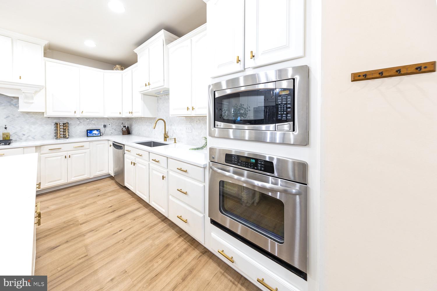 24946 Bannockburn Ter