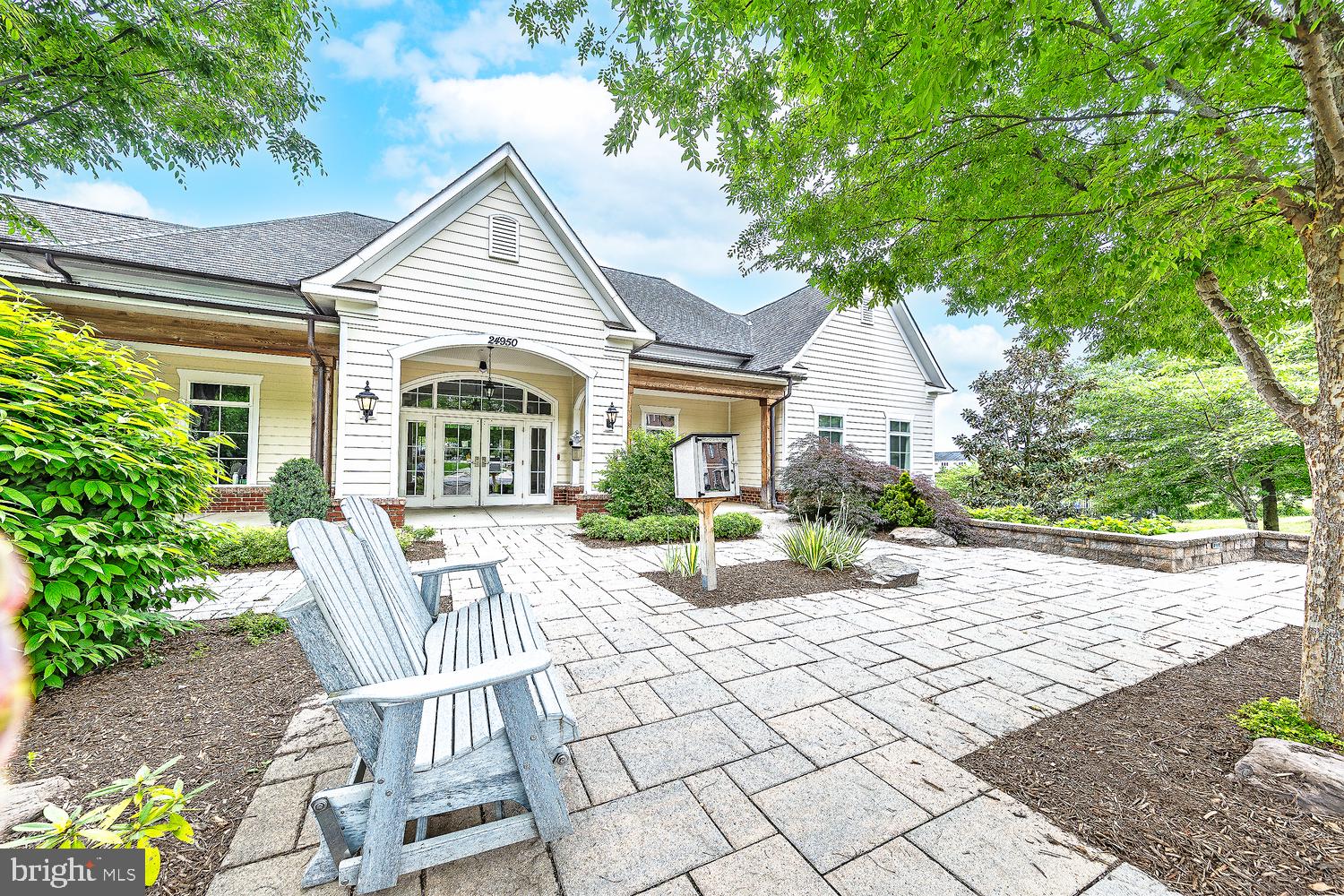 24946 Bannockburn Ter
