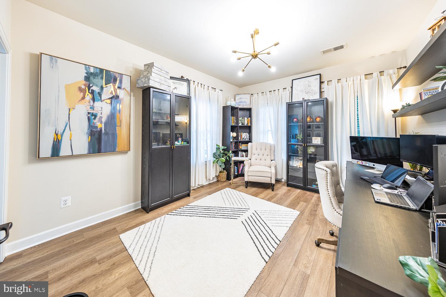 24946 Bannockburn Ter