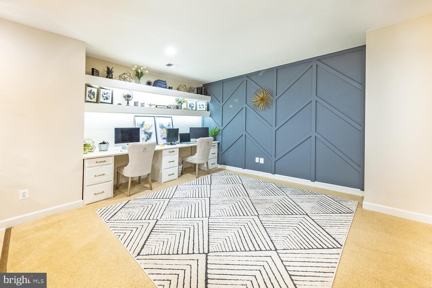 24946 Bannockburn Ter
