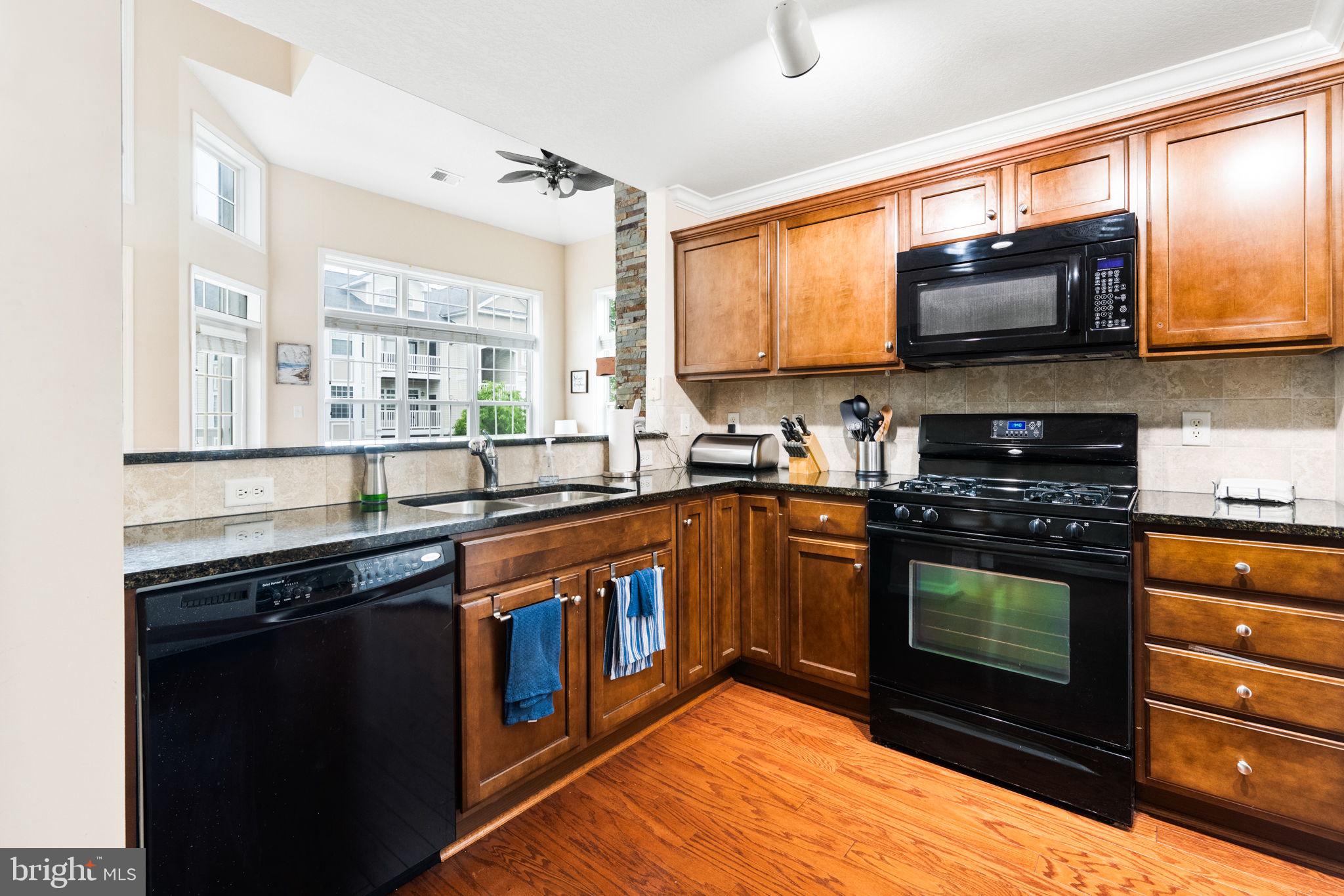 505 Sunset View Ter SE #303