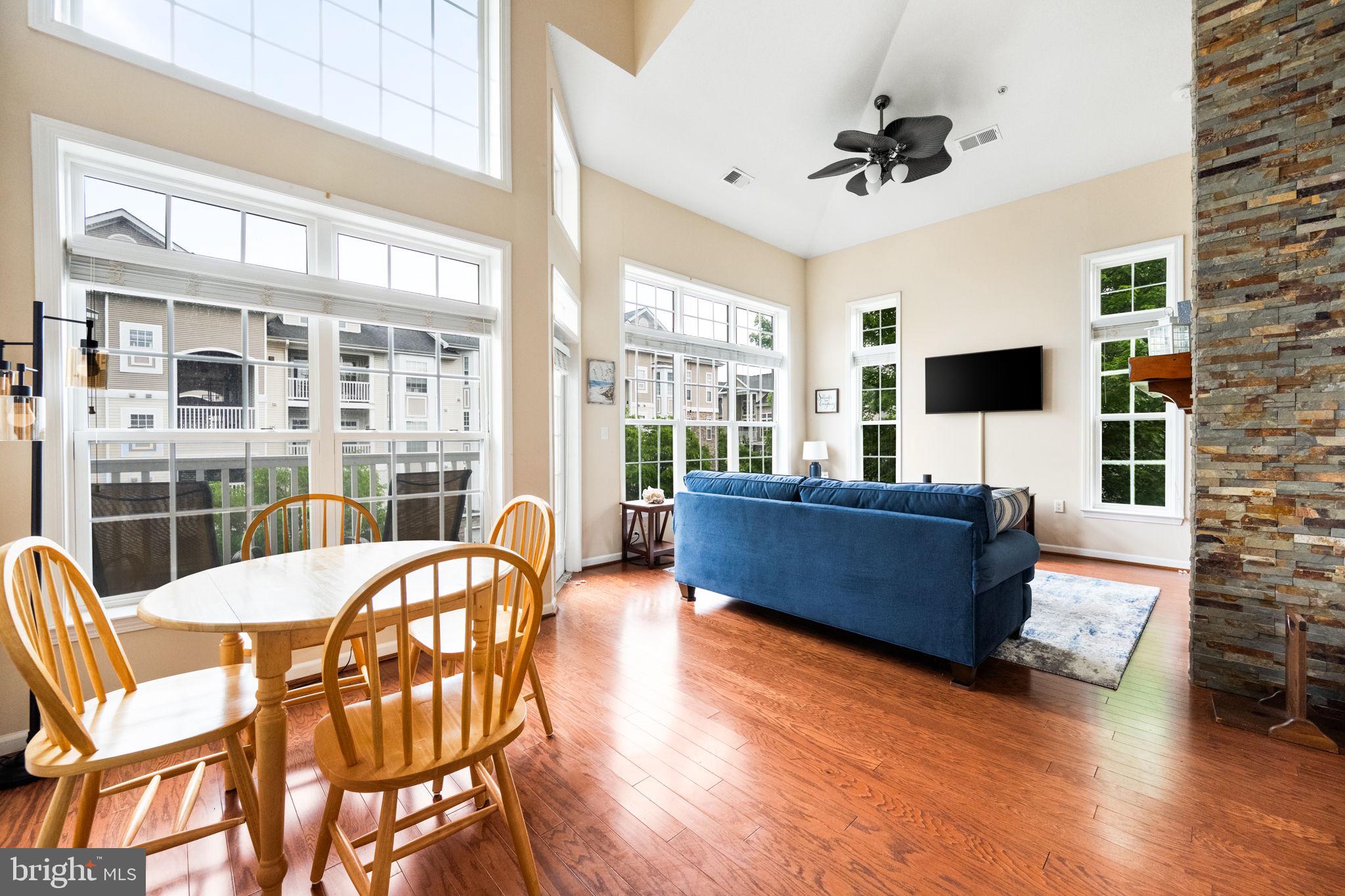 505 Sunset View Ter SE #303