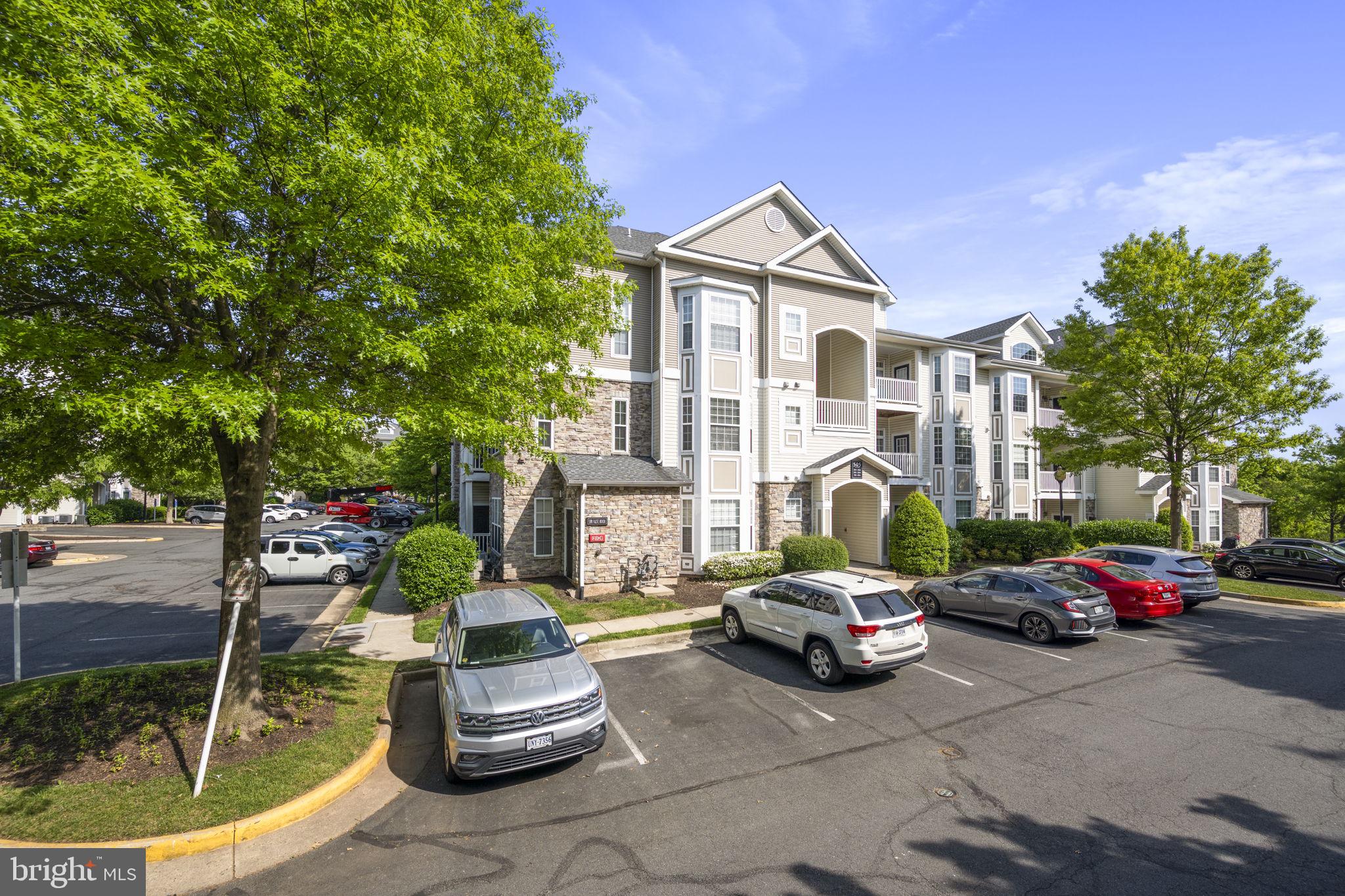 505 Sunset View Ter SE #303