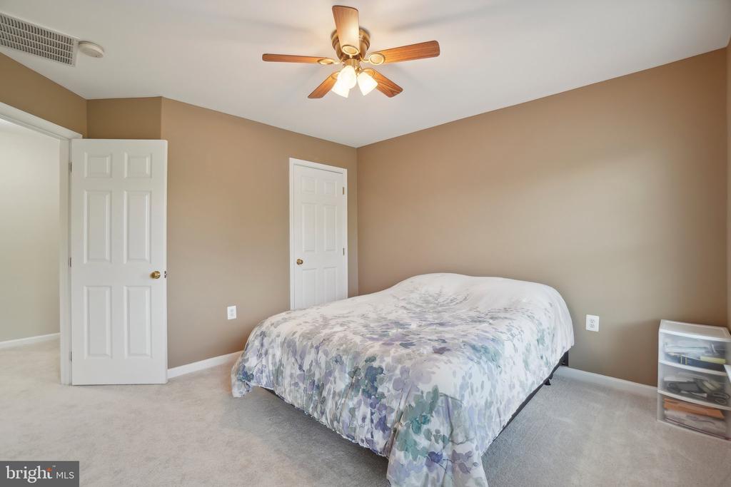 21487 Estate Pl