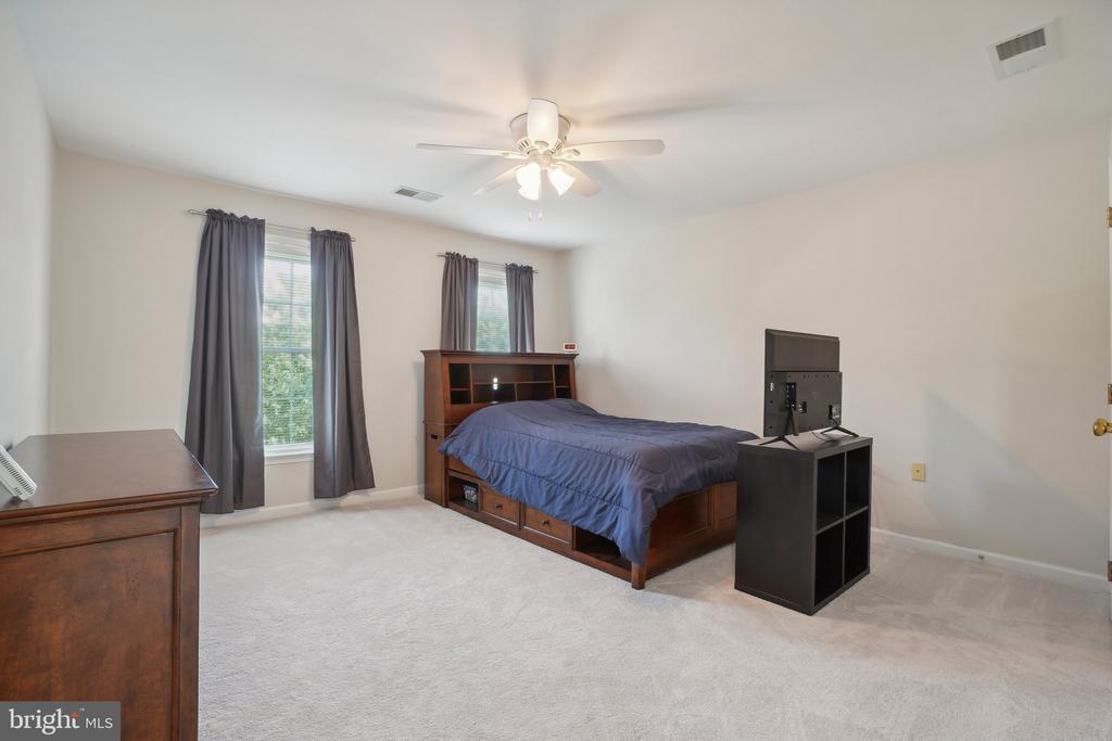21487 Estate Pl