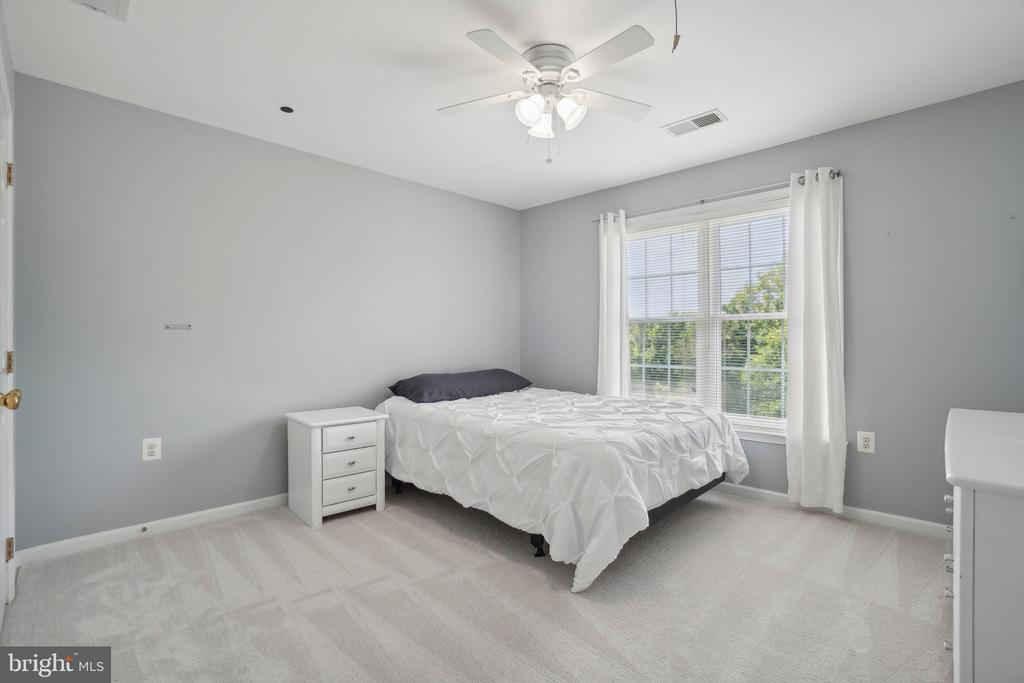 21487 Estate Pl