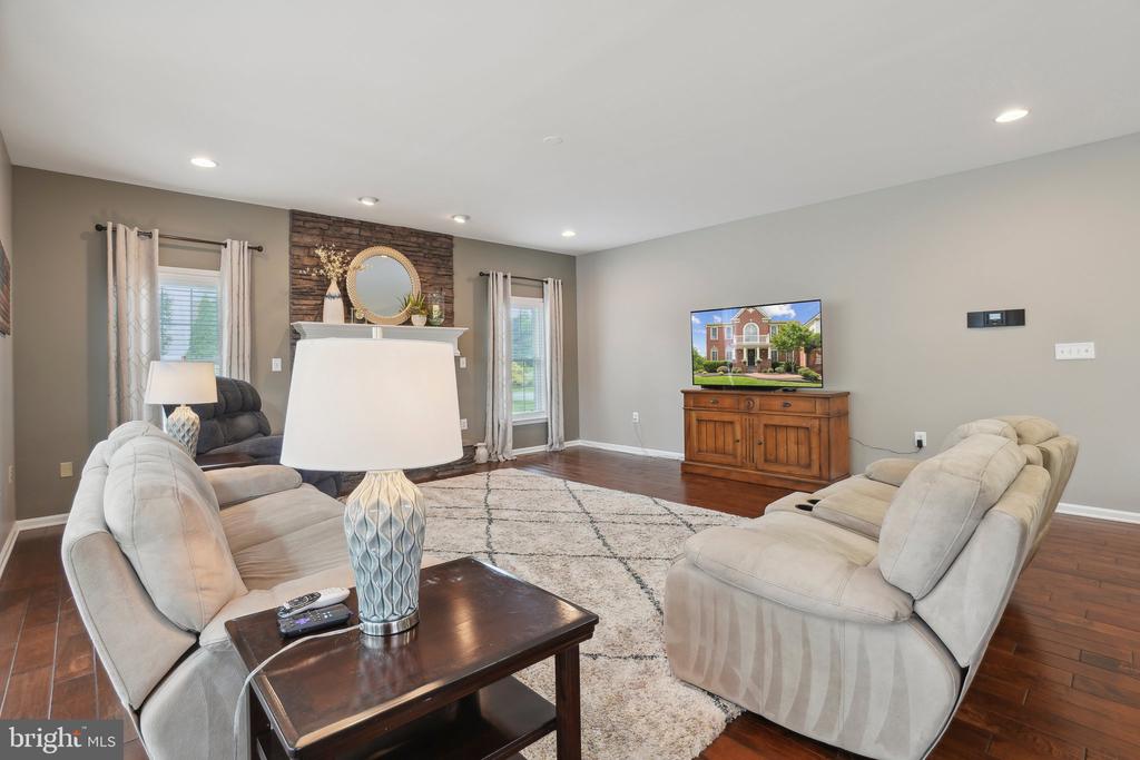 21487 Estate Pl