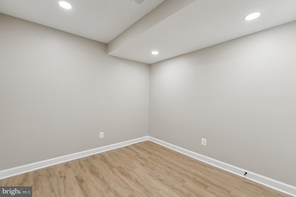 21440 Estate Pl