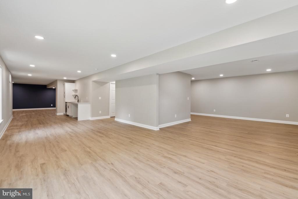 21440 Estate Pl