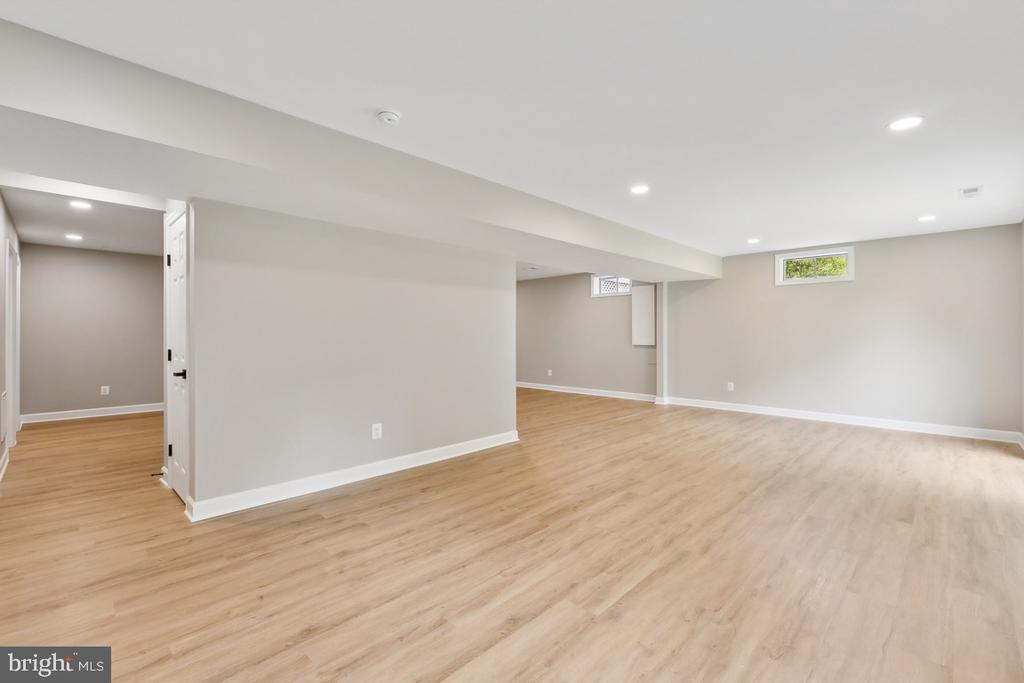 21440 Estate Pl