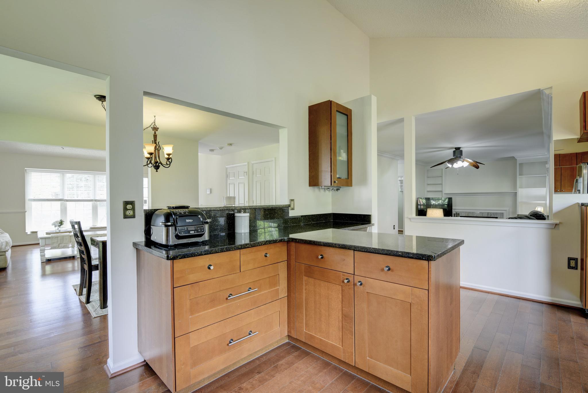 342 Foxridge Dr SW