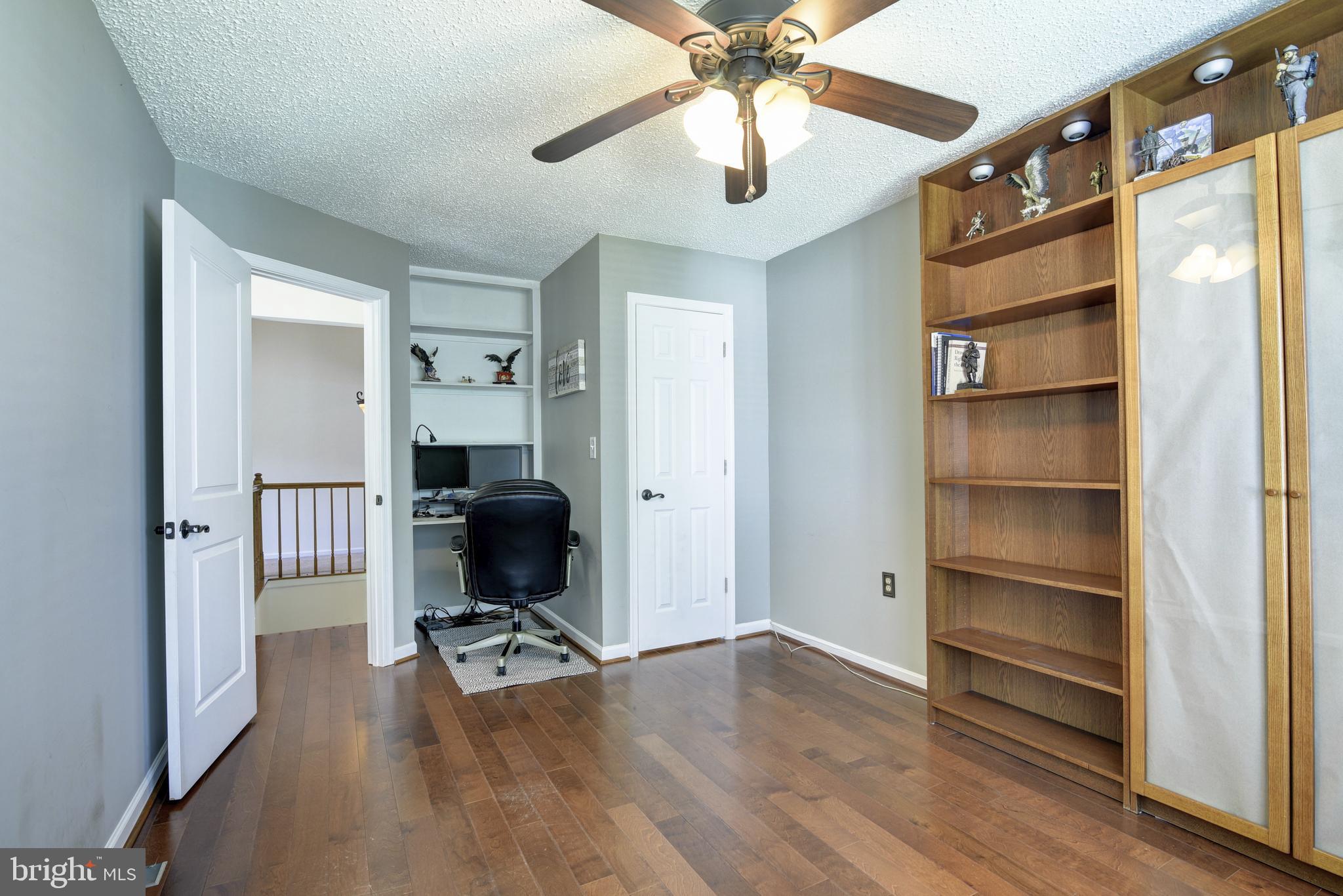 342 Foxridge Dr SW
