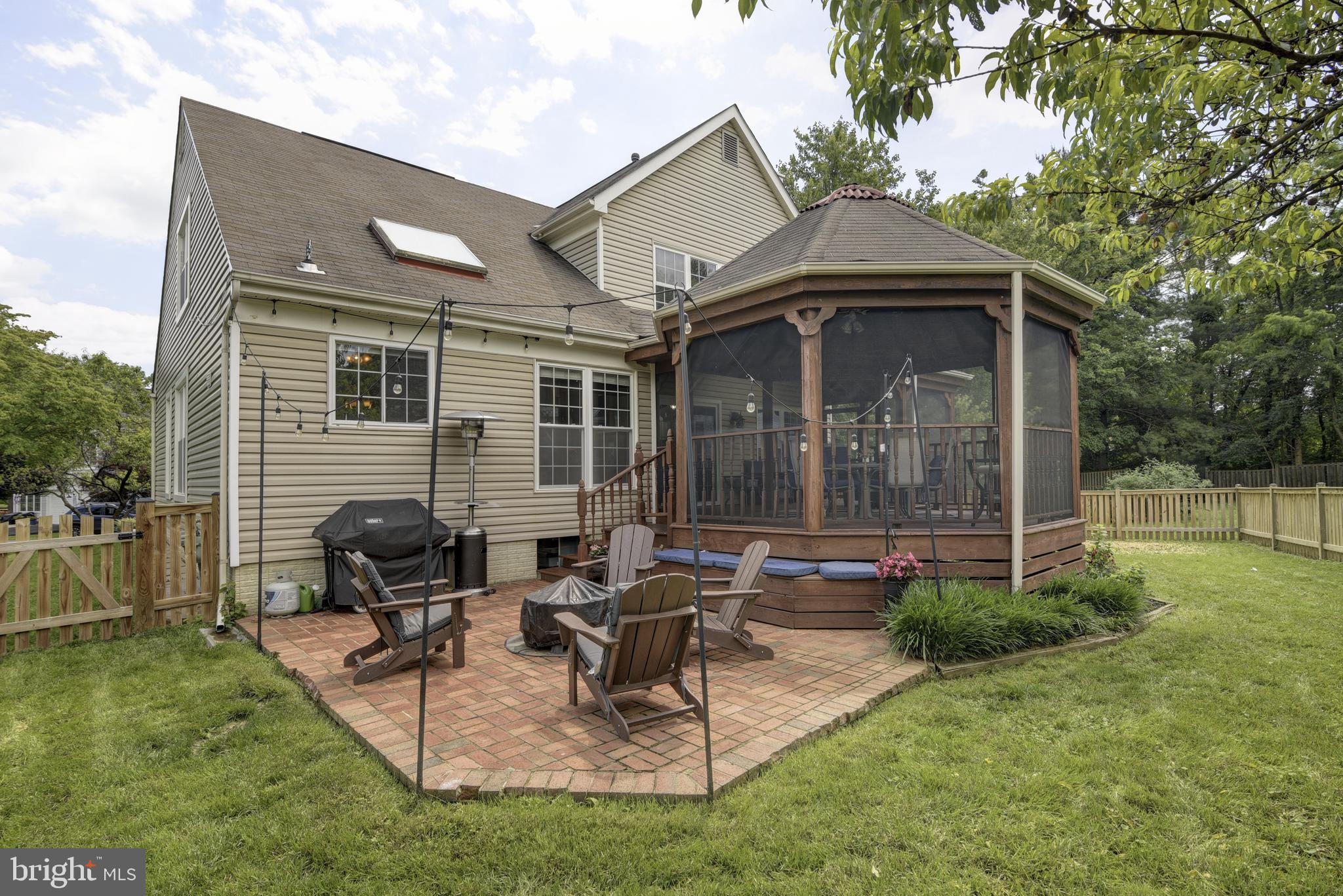 342 Foxridge Dr SW