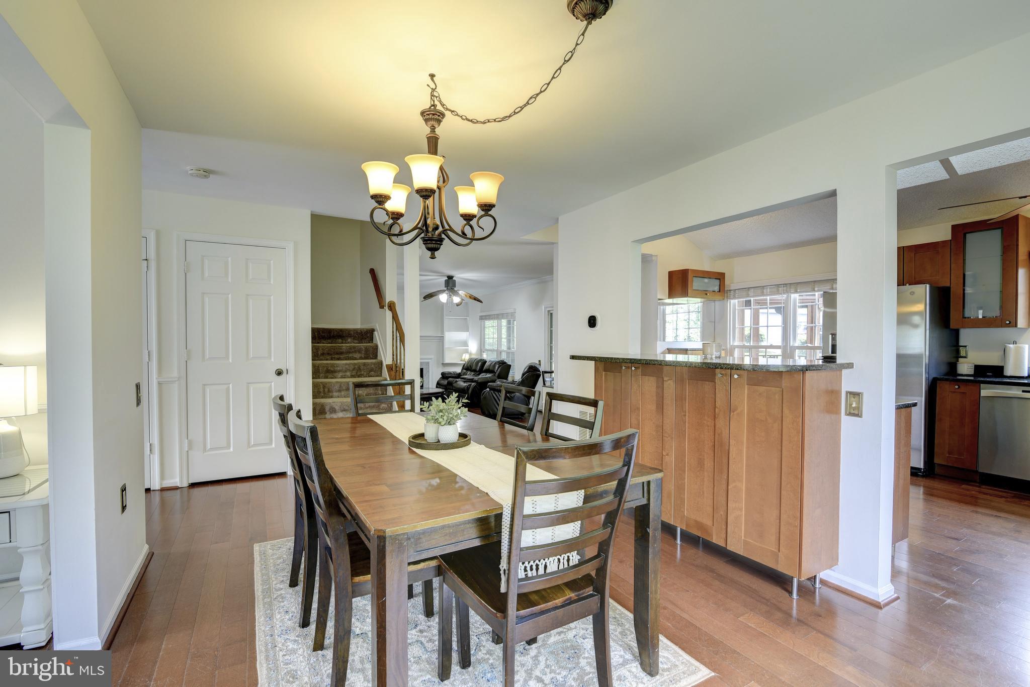 342 Foxridge Dr SW