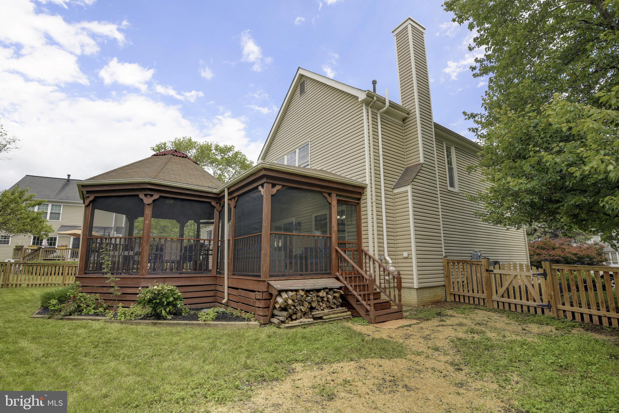 342 Foxridge Dr SW