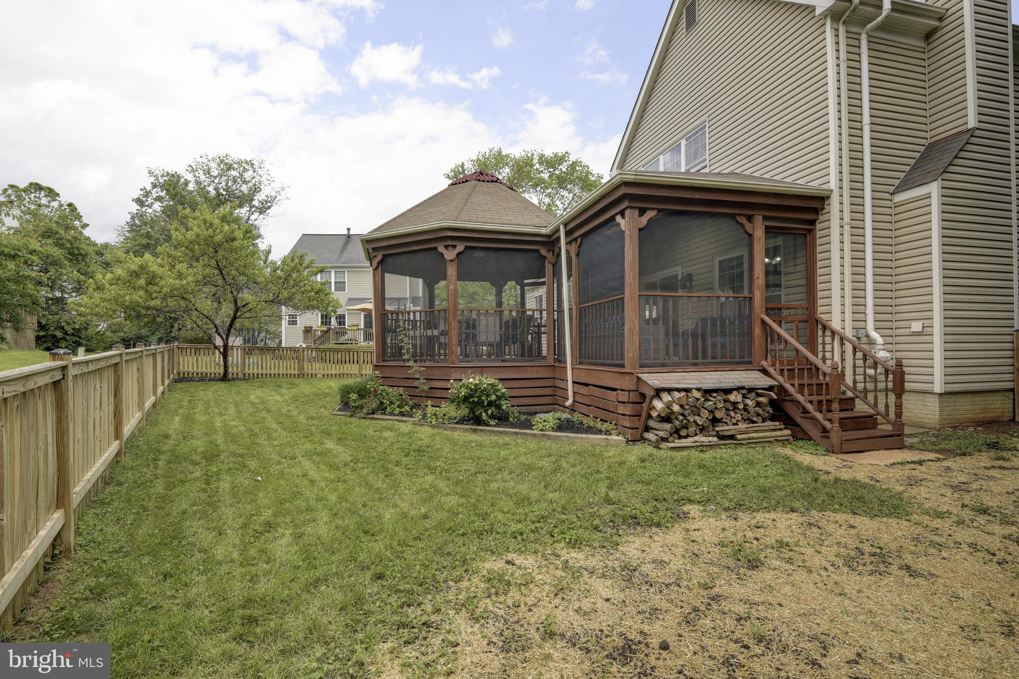 342 Foxridge Dr SW