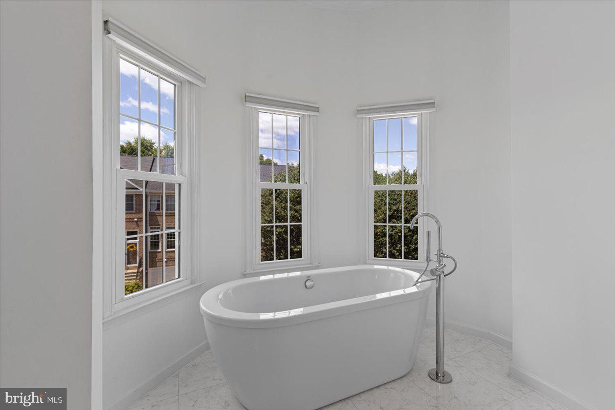 47695 Whirlpool Sq