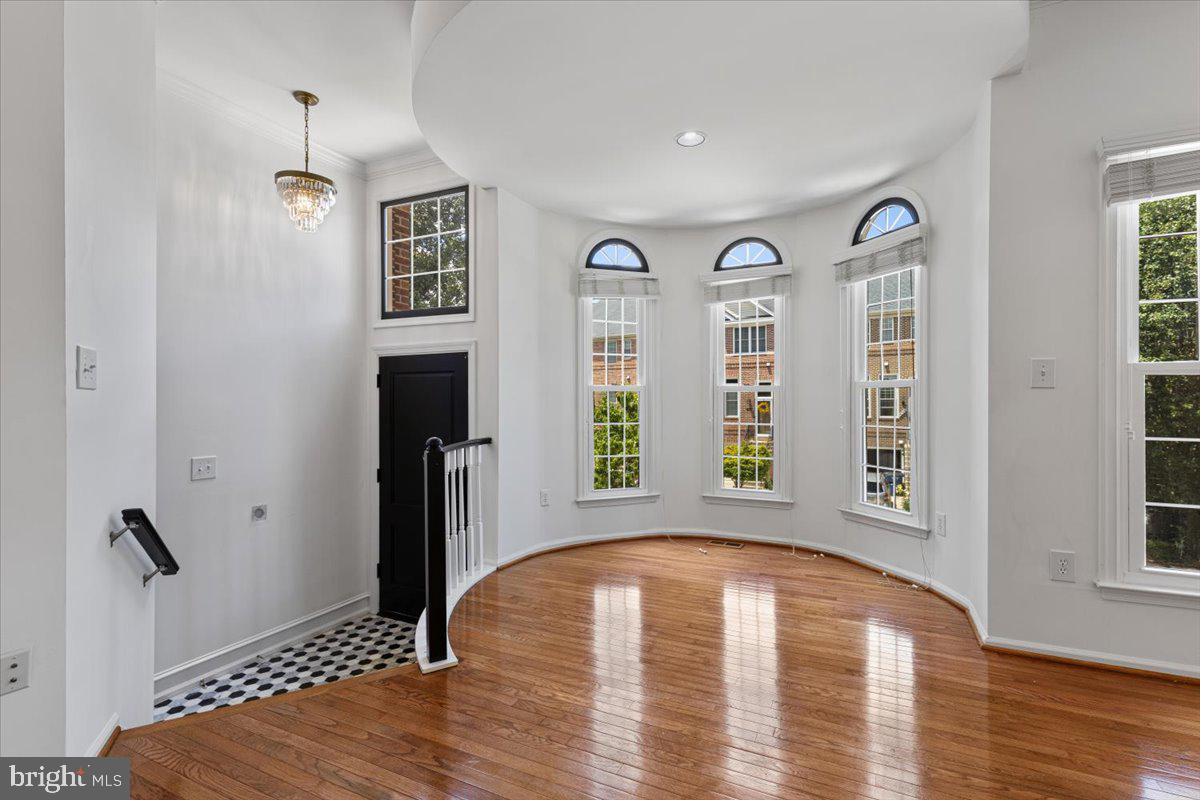 47695 Whirlpool Sq