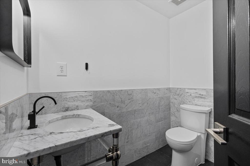 47695 Whirlpool Sq