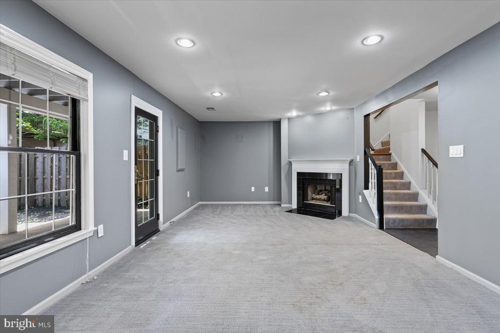 47695 Whirlpool Sq