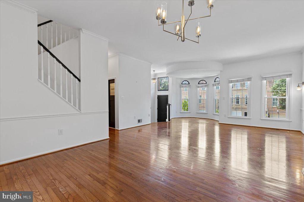 47695 Whirlpool Sq