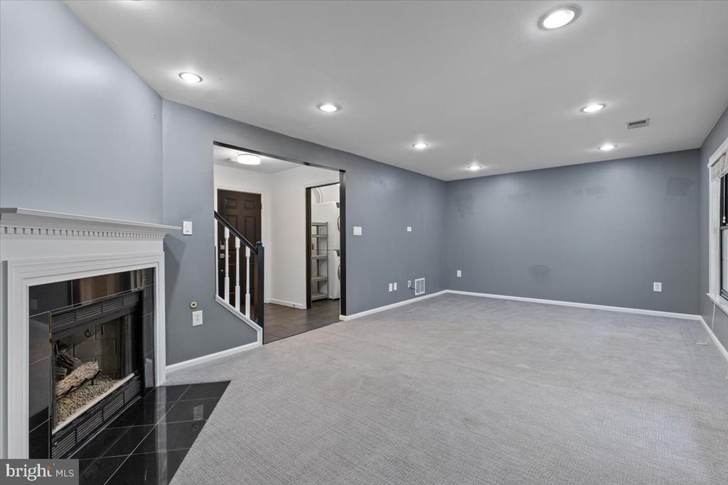 47695 Whirlpool Sq