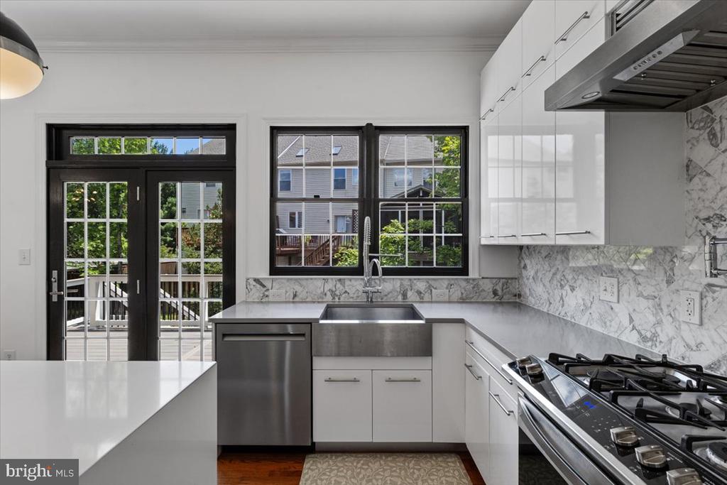47695 Whirlpool Sq