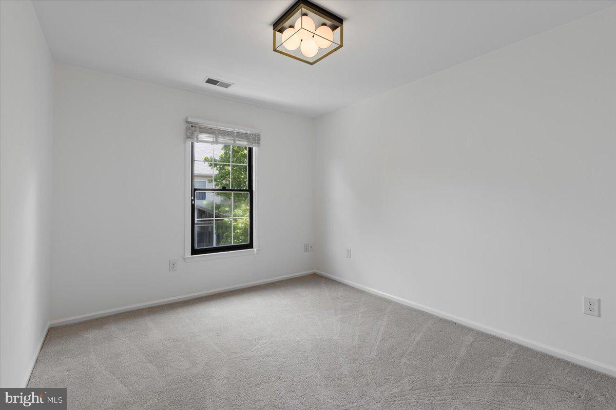 47695 Whirlpool Sq