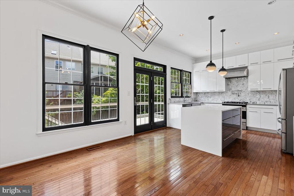 47695 Whirlpool Sq