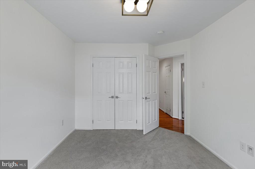 47695 Whirlpool Sq