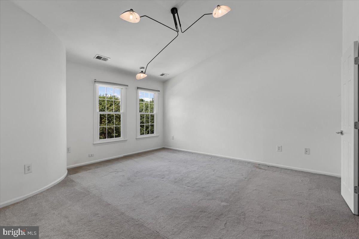 47695 Whirlpool Sq