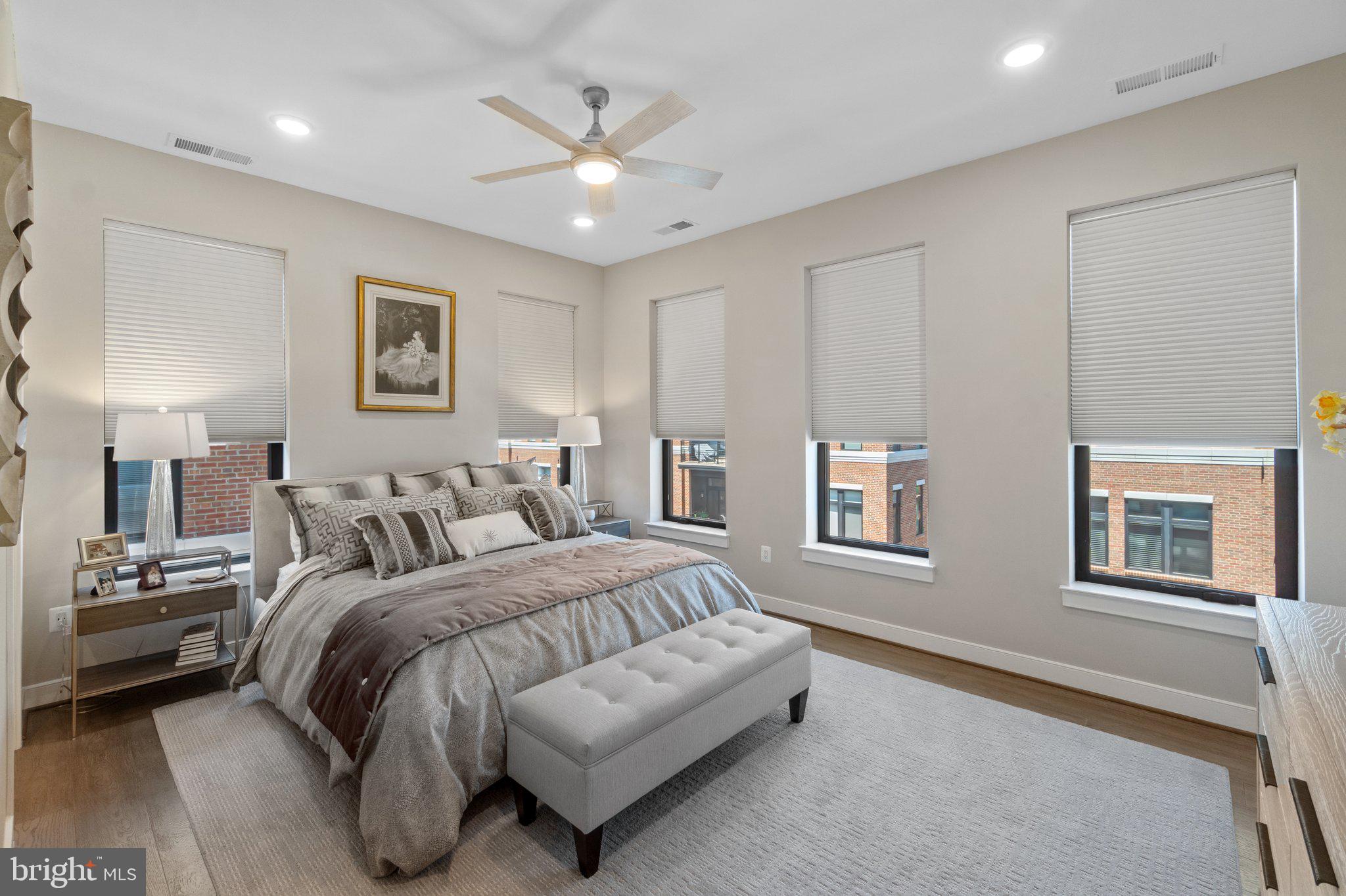 5 STATIONMASTER ST SE #400